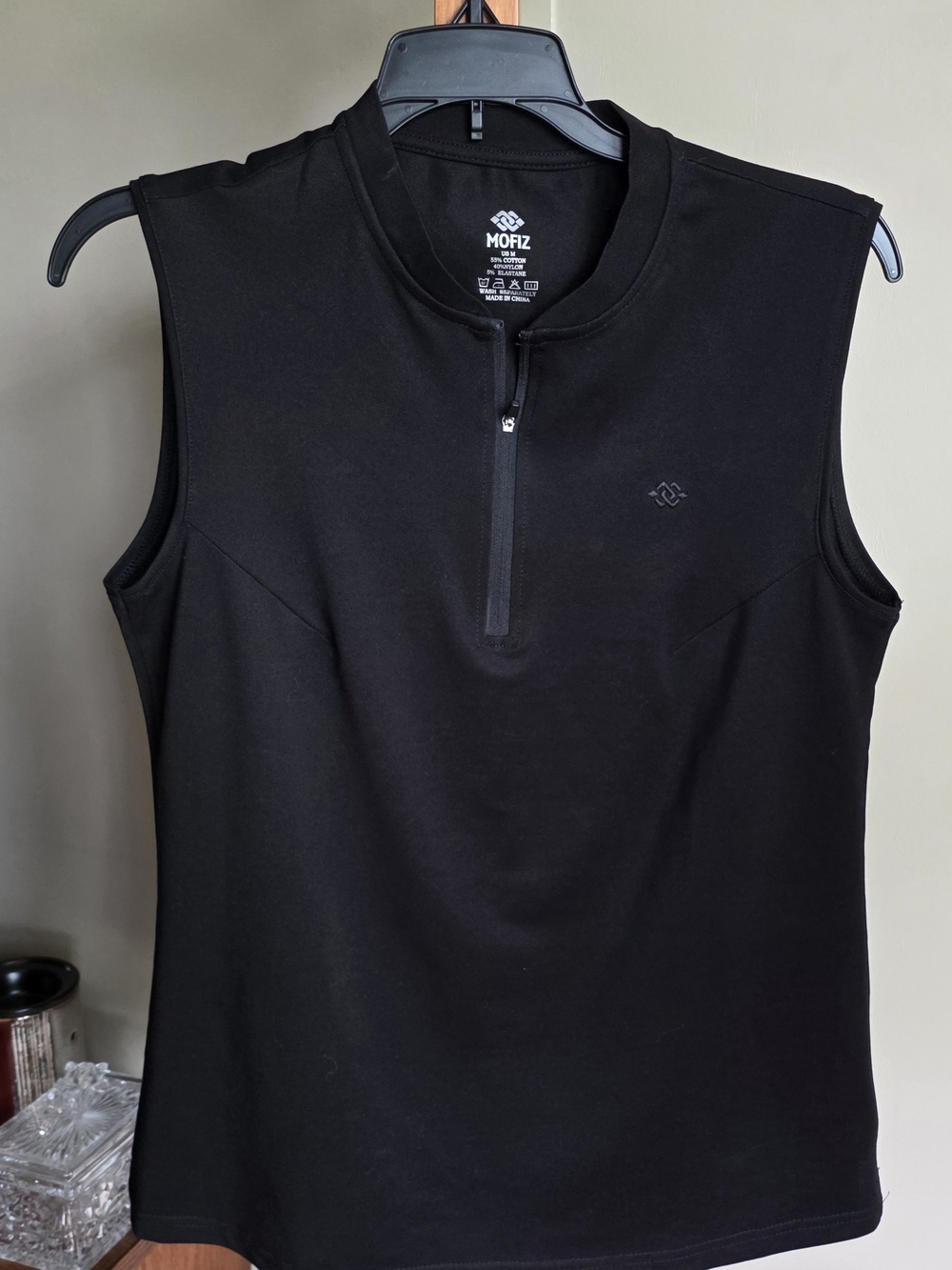 Mofiz Women's Black Sleeveless Zip Mock Neck Tee